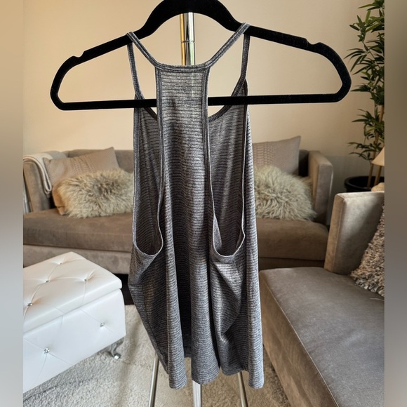 Old Navy Black and Gray Sleeveless Tank Top size medium - Picture 5 of 8